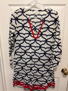 Vineyard Vines Navy and White Geometric Cotton Top with Red Trim
